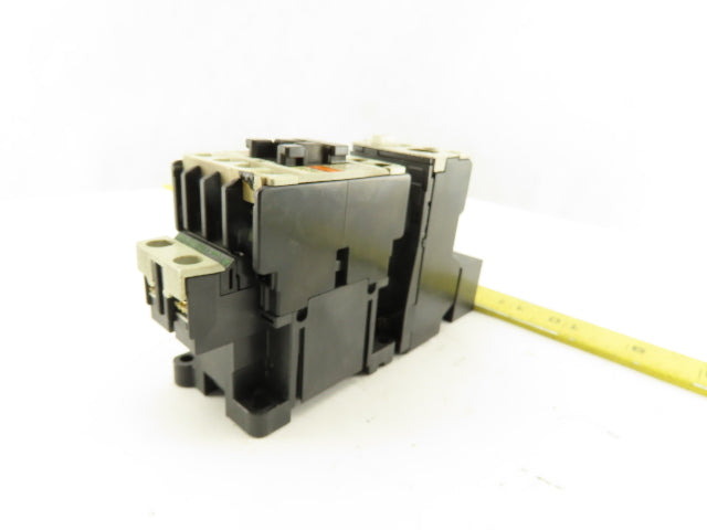 Fuji SC-0 TR-ON/3 600V 5Hp Magnetic Contactor 2.2-3.4 Trip Range 110V Coil