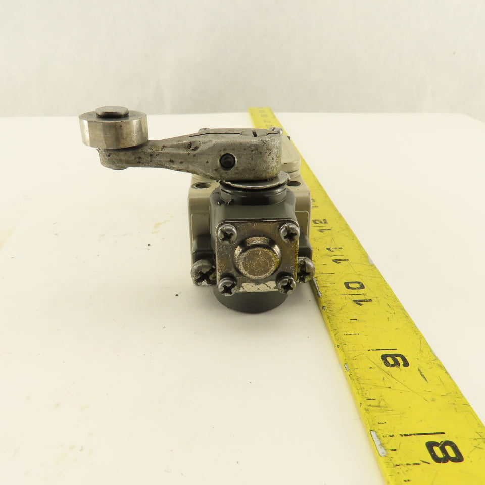 Omron WLCA2-2N 600V Rocker Arm Cam Lever Limit Switch