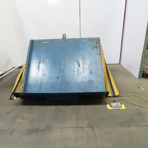 2000 LB Hydraulic 45° Container Tilter 208-230/460V 3Ph 60"W x 50"D