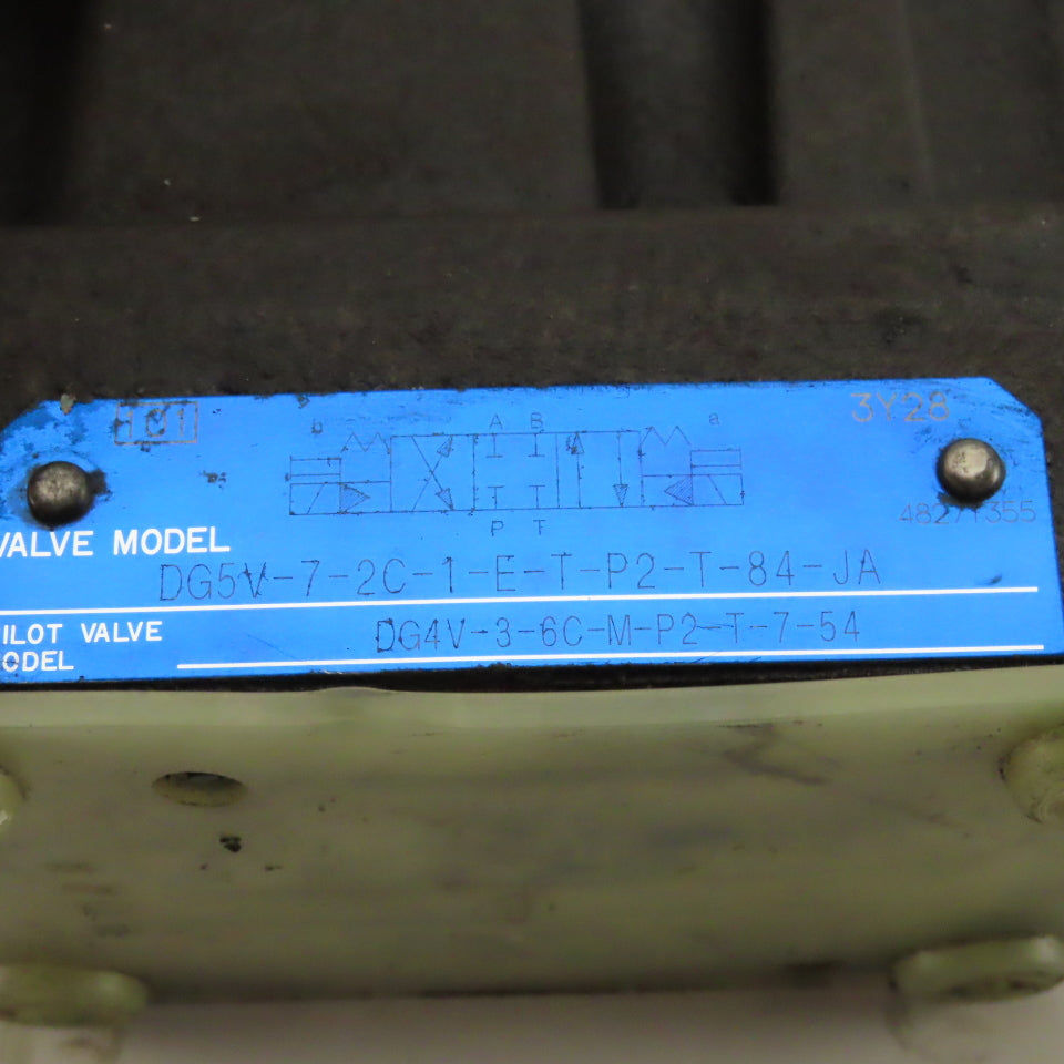 Tokyo Keiki DG5V-7-2C-1-E-T-P2-T-84-JA 3 Way Closed Center Hydraulic Valve 100V