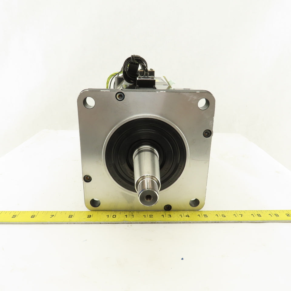Fanuc A06B-0142-B675 2.1kW 2000RPM 3Ph 186V 133Hz AC Servo Motor
