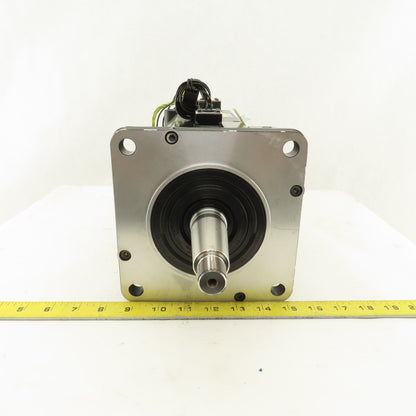 Fanuc A06B-0142-B675 2.1kW 2000RPM 3Ph 186V 133Hz AC Servo Motor