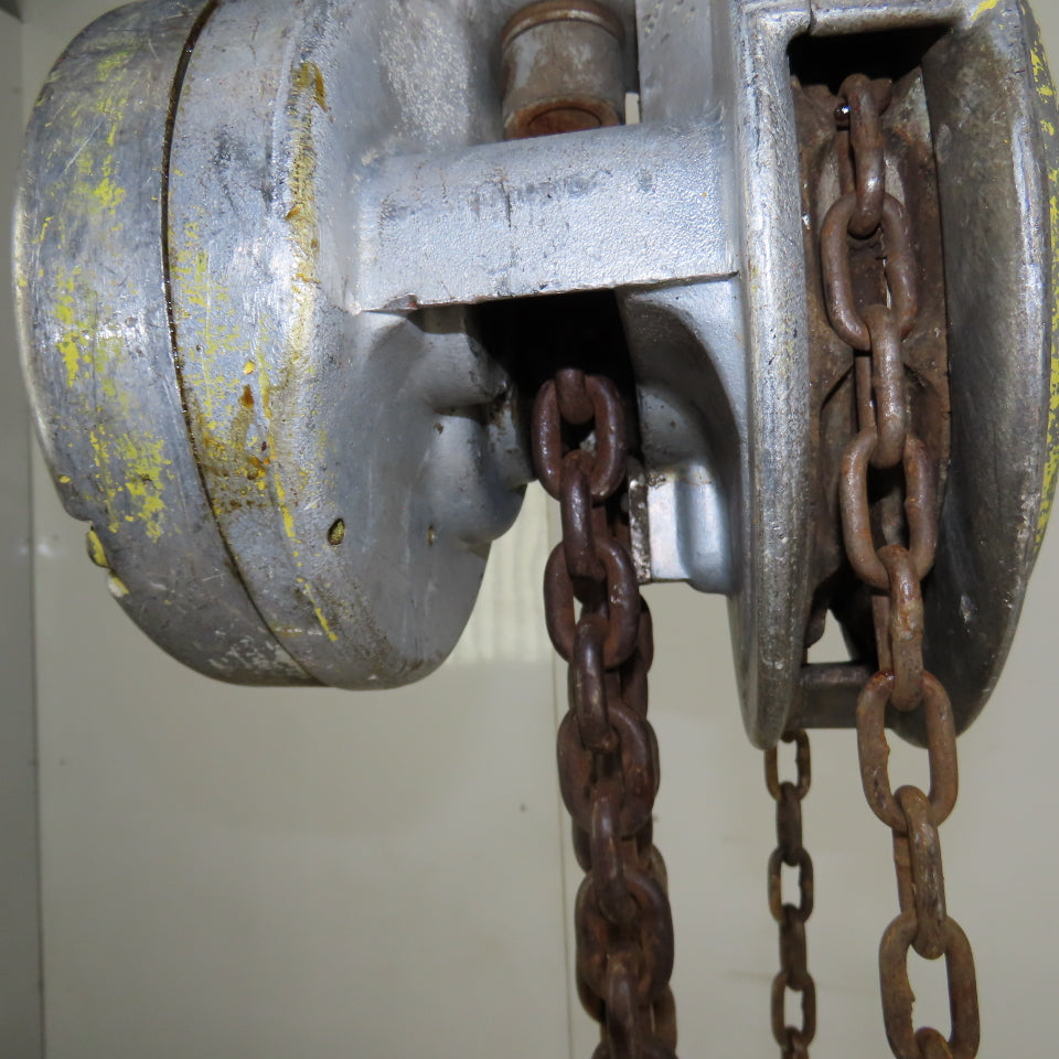 CM Model M Cyclone 1-1/2 Ton Manual Chain Fall Hoist 20' Lift 10' Pendant Chain