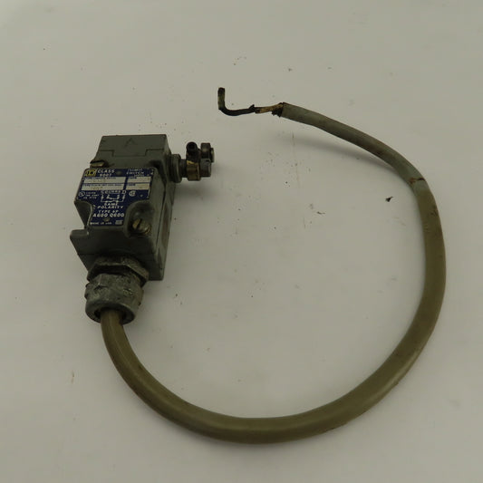 Square D C52A2 Type 6P Rocker Arm Limit Switch