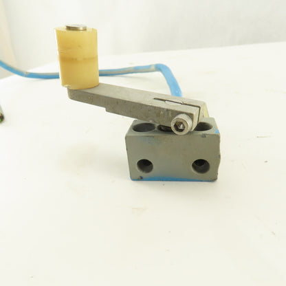 Telemecanique MS04S04 35 120/250VAC 5A Cam Roller Rocker Limit Switch
