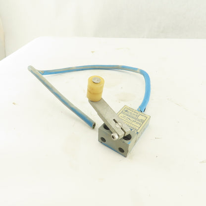 Telemecanique MS04S04 35 120/250VAC 5A Cam Roller Rocker Limit Switch