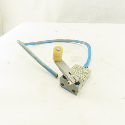 Telemecanique MS04S04 35 120/250VAC 5A Cam Roller Rocker Limit Switch