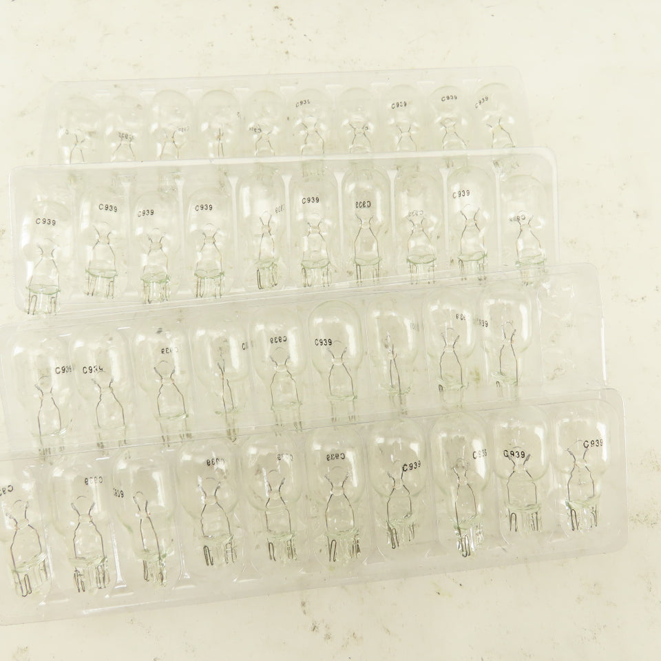 Luna Pro 2FMN5 Miniature Incandescent T5 Bulb Lot Of 39