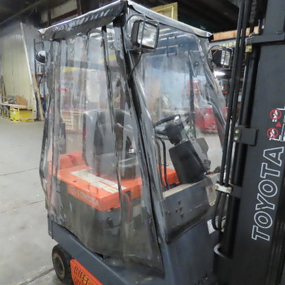Toyota Soft Panel Vinyl Forklift Cab Enclosure For Model 5FBCU15 Roll Up Doors