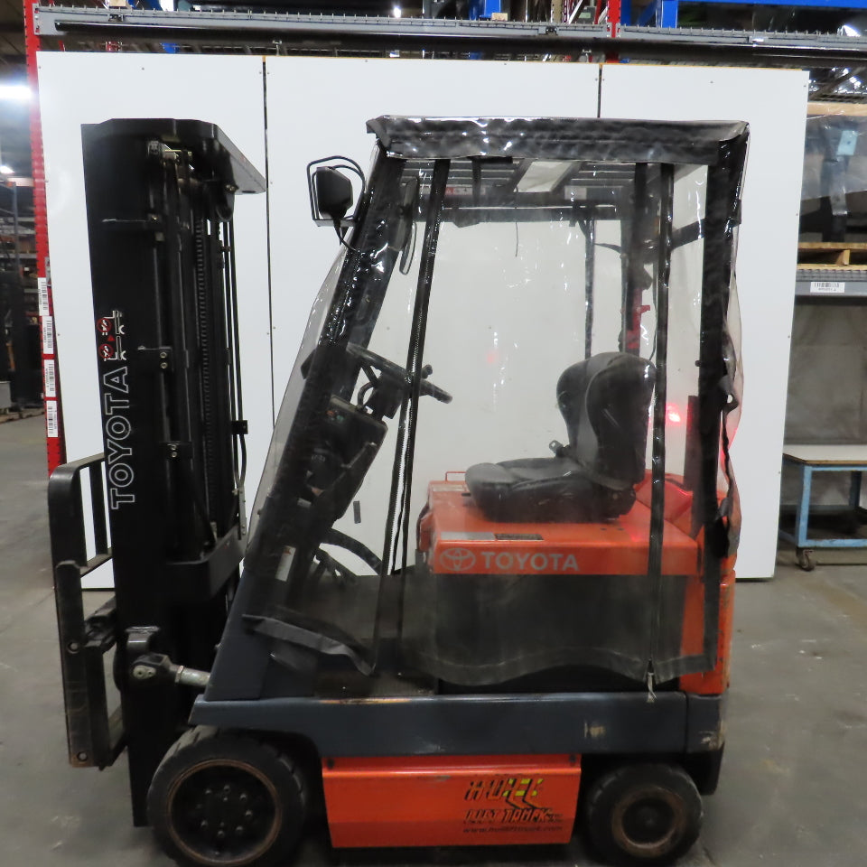 Toyota Soft Panel Vinyl Forklift Cab Enclosure For Model 5FBCU15 Roll Up Doors