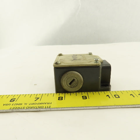Siemens 3SE3100-1E 500V Limit Switch Contact Body No Operator Head