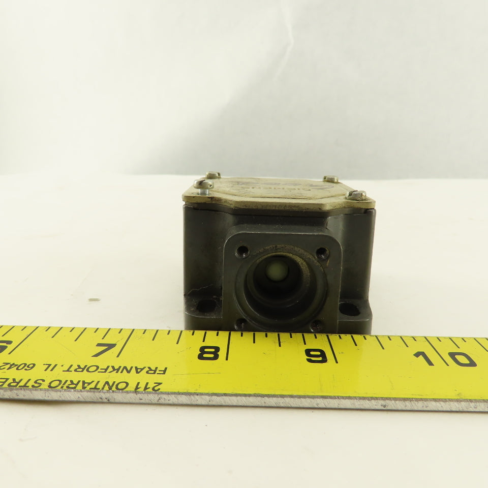 Siemens 3SE3100-1E 500V Limit Switch Contact Body No Operator Head