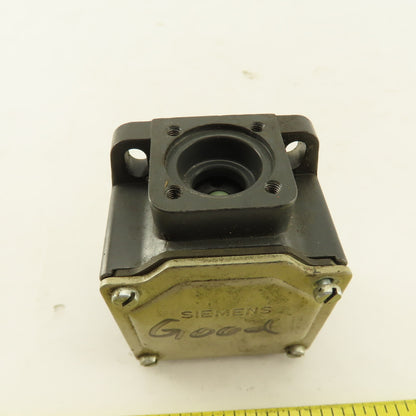 Siemens 3SE3100-1E 500V Limit Switch Contact Body No Operator Head