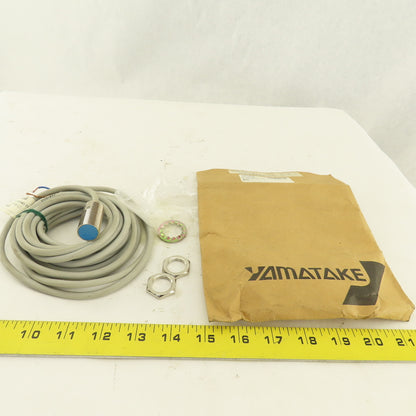 Yamatake FL7M-5A6-L5 1155458 Inductive Proximity Sensor