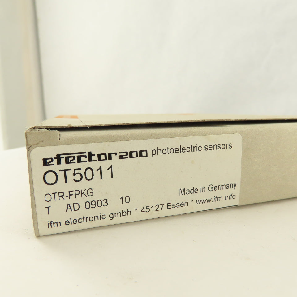 Efector200 Photoelectric Sensor OT5011