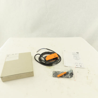 Efector200 Photoelectric Sensor OT5011