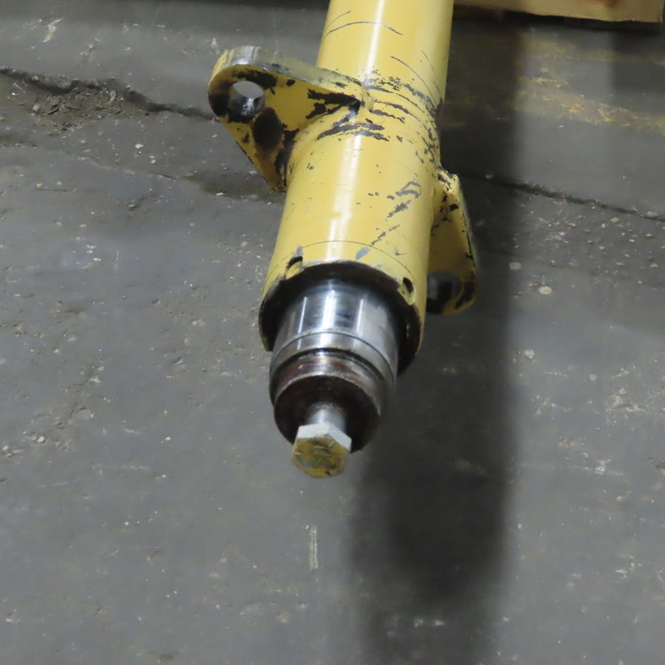 Hyster R30CH Fork Lift Mast Tall Hydraulic Cylinder 2-3/4" Rod 130" OAL
