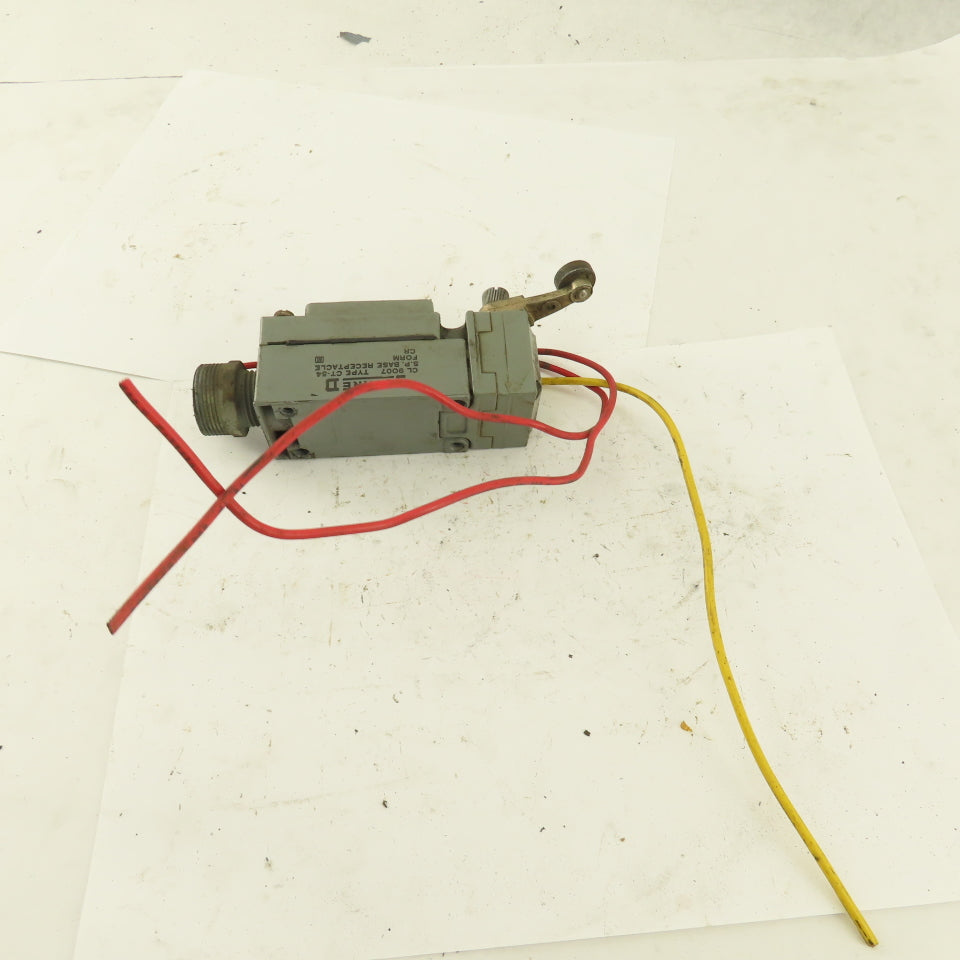 Square D C54N2 Class 9007 600V Cam Roller Limit Switch