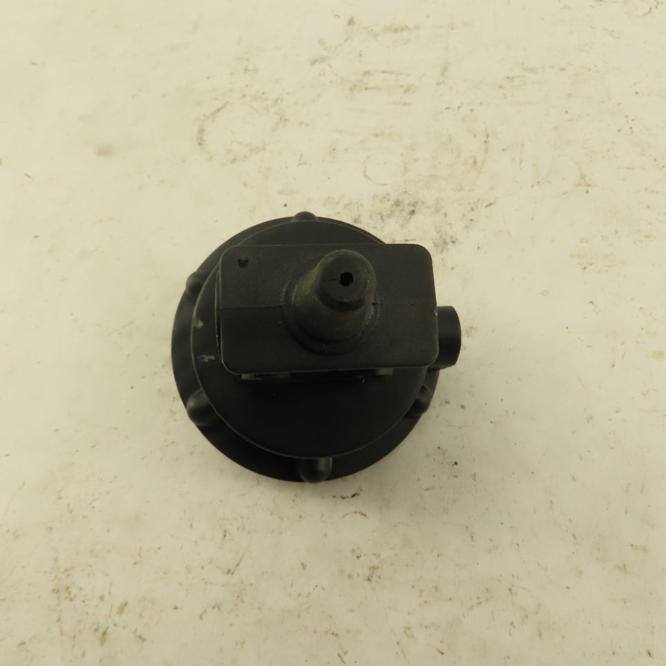 Norgren 03037002 Pressure Or Vacuum Spring Pilot 3/2 Air Valve 1/8NPT