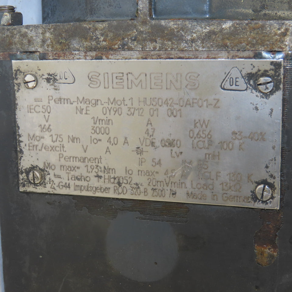 Siemens HU5042-0AF01-Z 166V 3000RPM .656kW Permanent Magnet Servo Motor