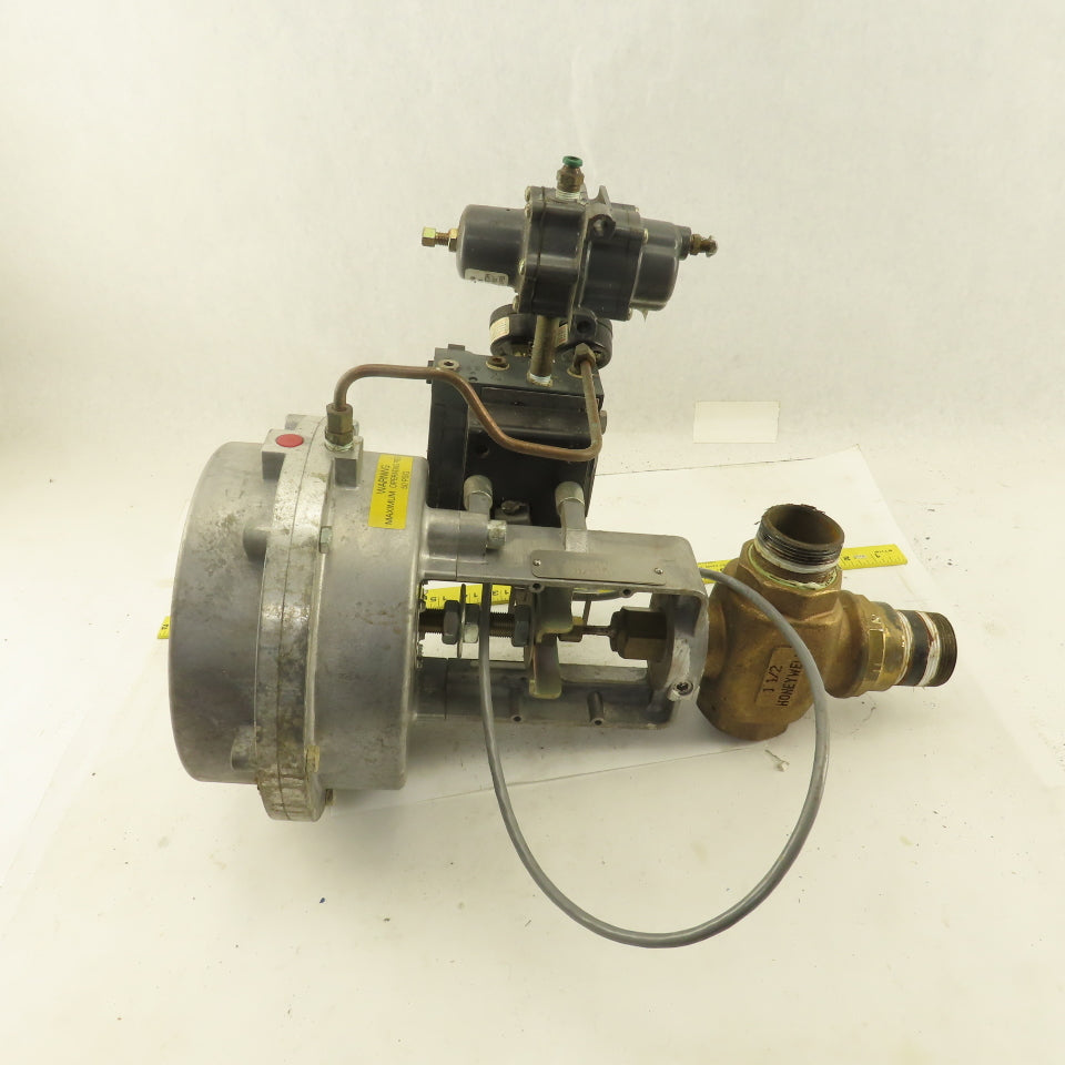 Dezurik 858305-3BAO-2EL Pneumatic 1-1/2" NPT Brass Single Seated Actuator Valve