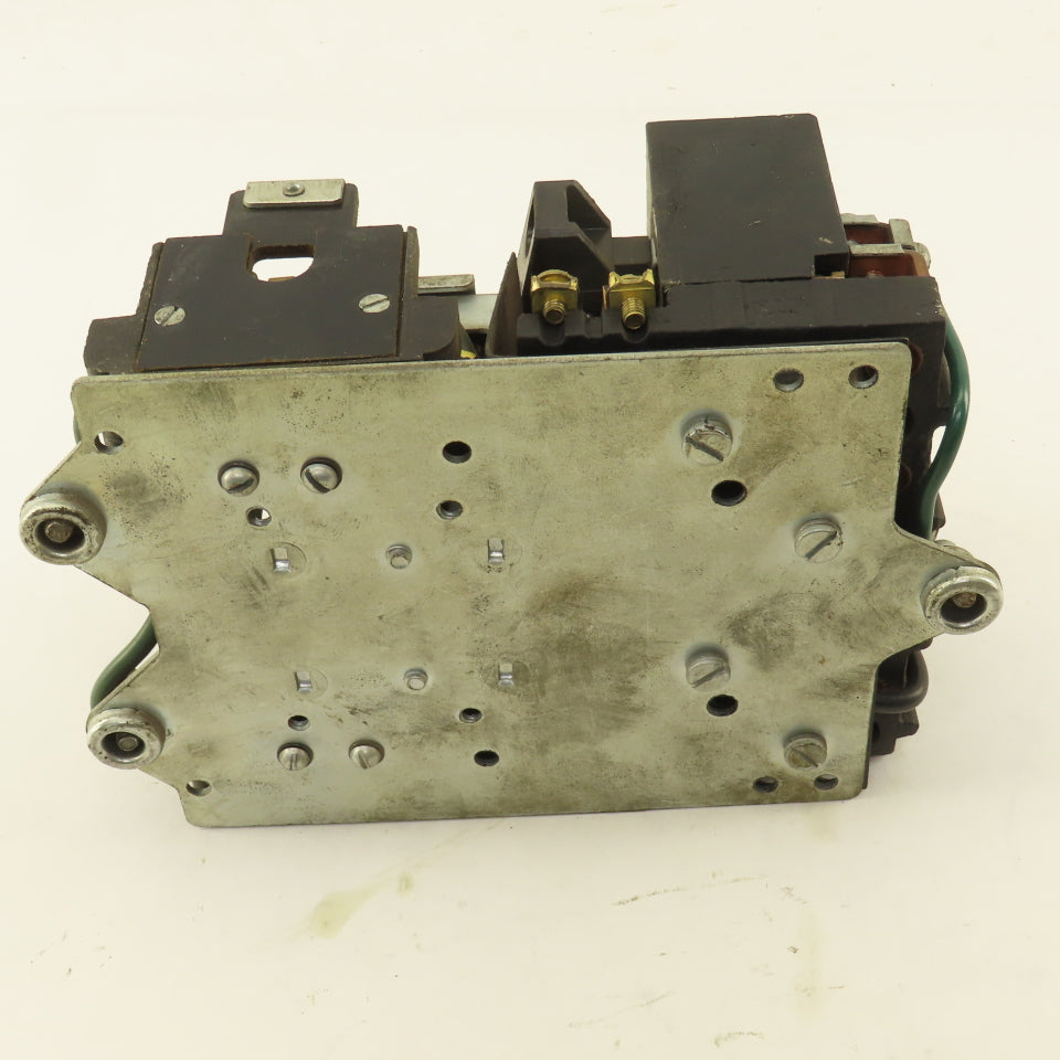 Square D Class 8536 Type SG20B Magnetic Contactor 208/220V Coil