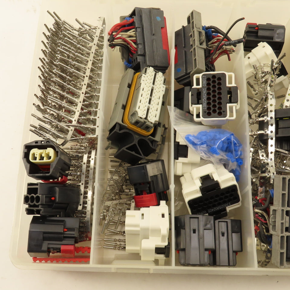 V23542-C1042-B600 Automotive Plug Wire Connectors Mixed Lot Pins
