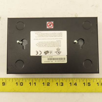 MiLAN MIL-S800IUK 8 Port Ethernet Switch 100Mbps 100-240VAC European Cord