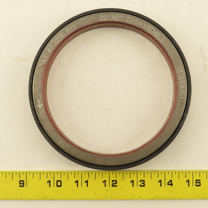 Navistar 1876897C1 Shaft Seal