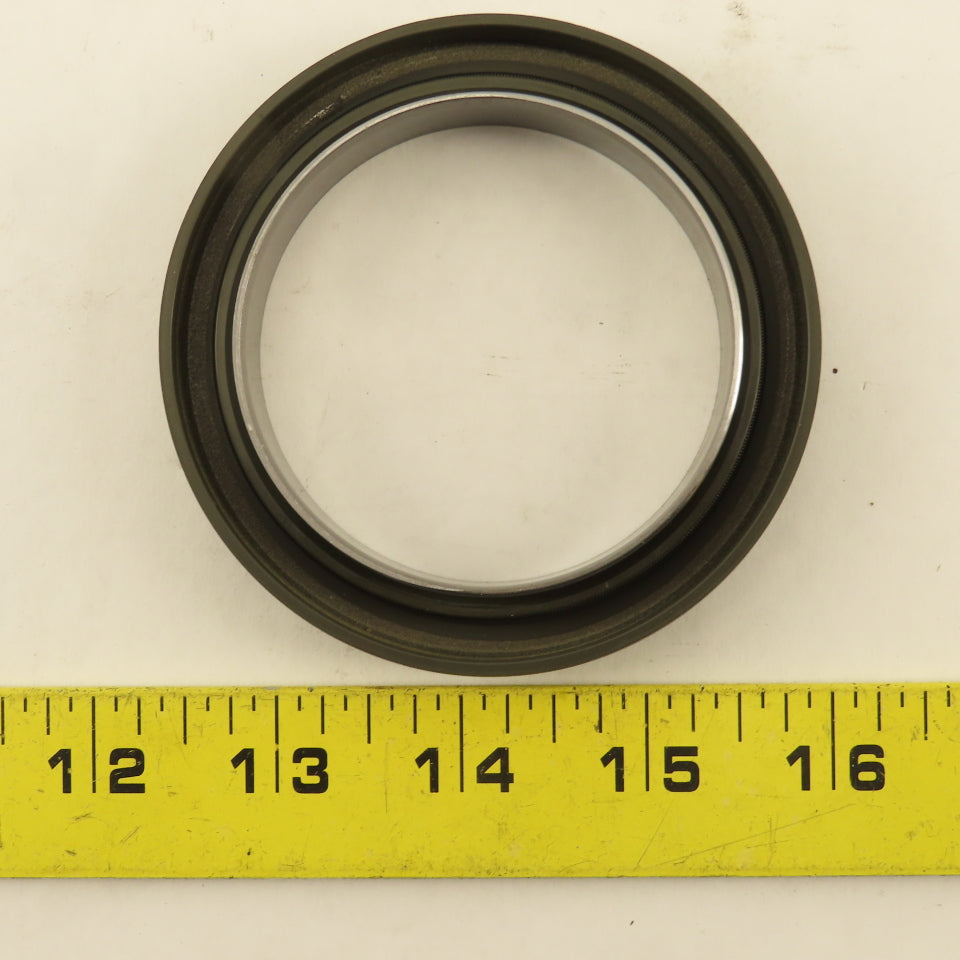 1855083X91 Navistar Oil Seal & Sleeve