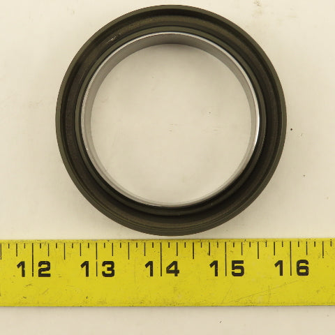 1855083X91 Navistar Oil Seal & Sleeve