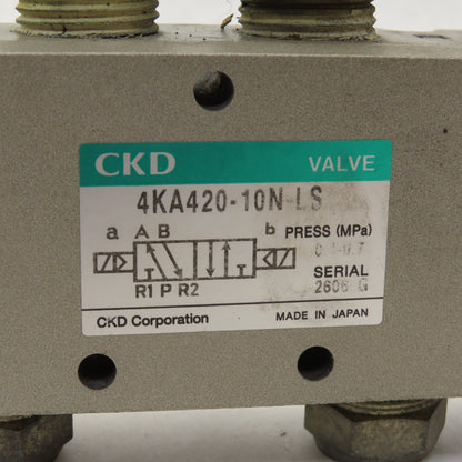 CKD 4KA420-10N-LS 5/2 Way Pneumatic Solenoid Control Valve 120V