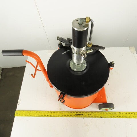 Westward 45CT58 Portable 9 Gallon 66LB Capacity Air Operated Grease Pump 50:1