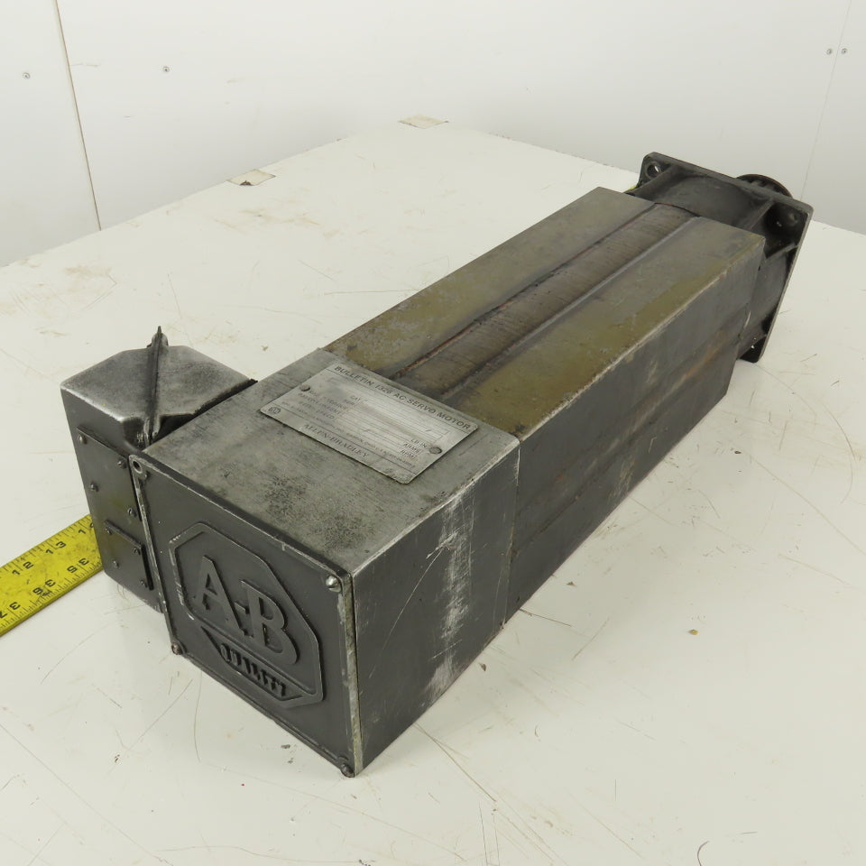 Allen Bradley 1326-APB4E-X005 Servo Motor 3000RPM 35.7 ARMS 200 Torque