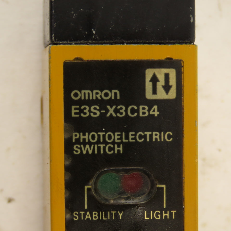 Omron E3S-X3CB4 12-24VDC Photoelectric Switch