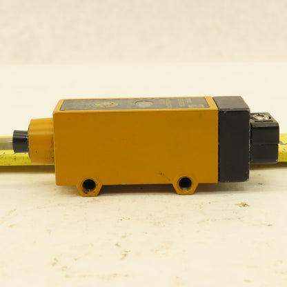Omron E3S-X3CB4 12-24VDC Photoelectric Switch