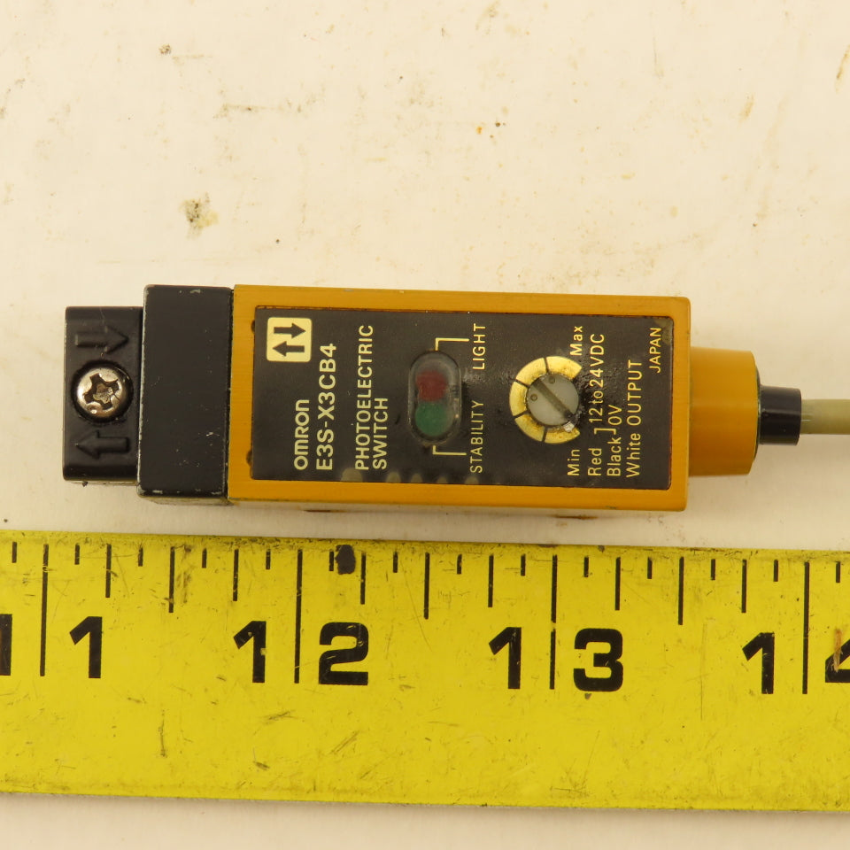 Omron E3S-X3CB4 12-24VDC Photoelectric Switch