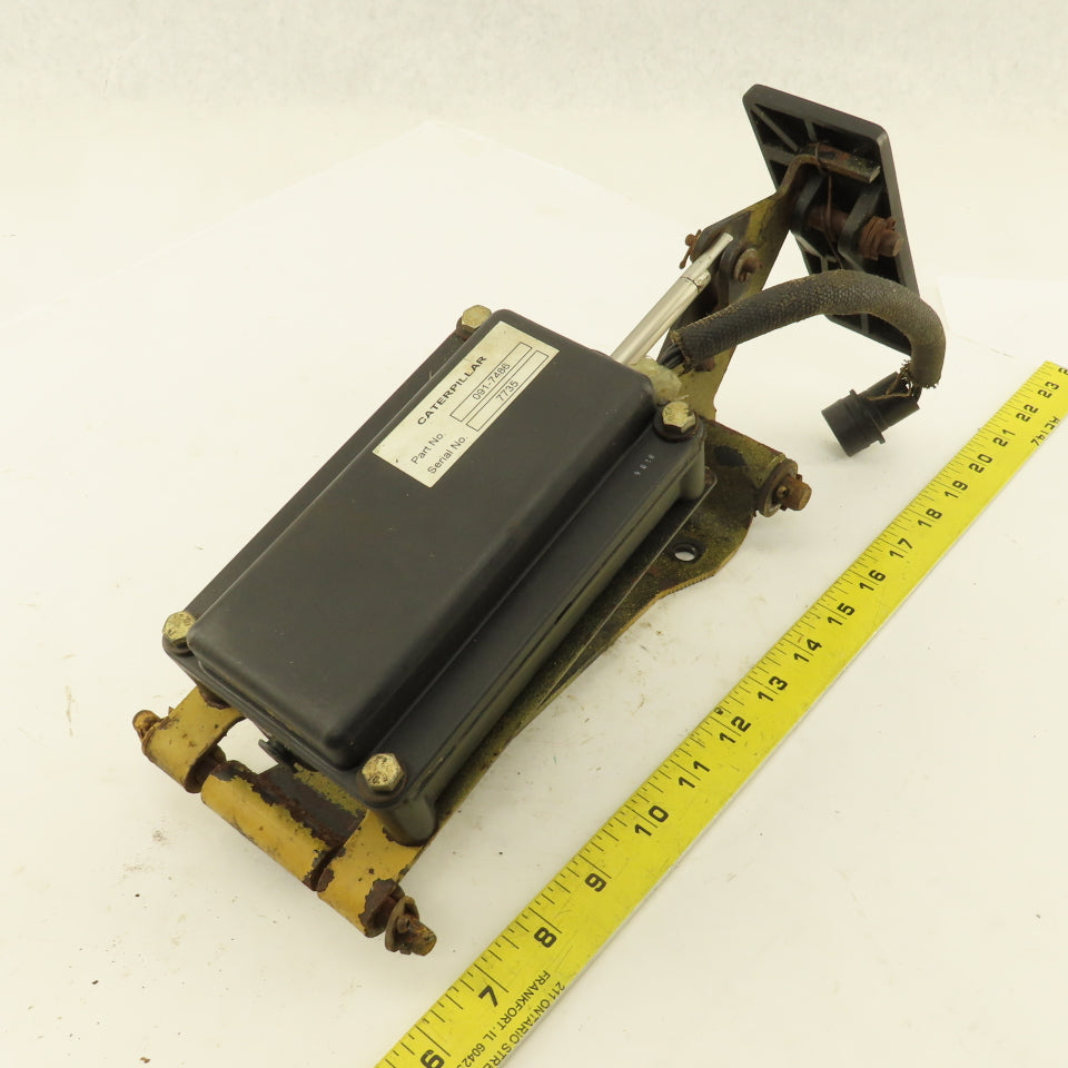 Caterpillar 091-7466 Accelerator Control Assembly W/Pedal From a M350 Forklift