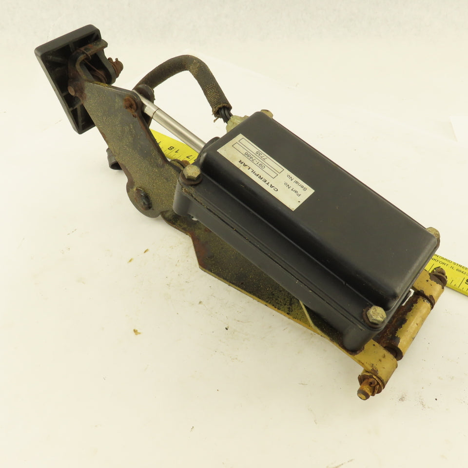 Caterpillar 091-7466 Accelerator Control Assembly W/Pedal From a M350 Forklift
