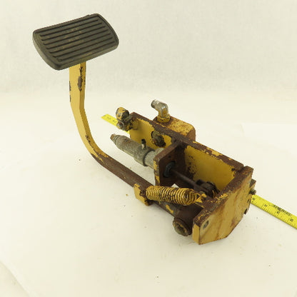 Caterpillar Hydraulic master Cylinder Assembly W/Pedal From a M350 Forklift