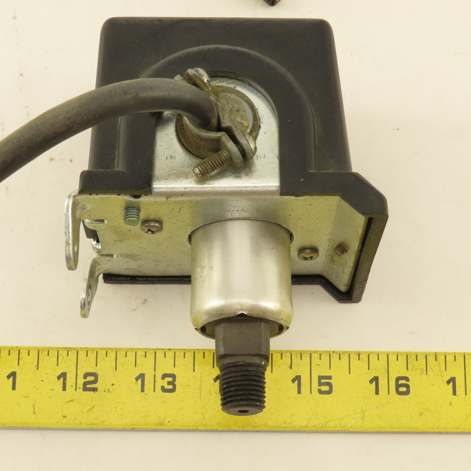 United Electric Controls H54-24 3-30PSI Range 600PSI MAX Pressure Switch