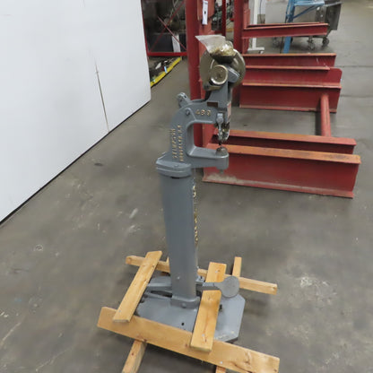 Stimpson R1 Foot Powered Riveter Machine Eyelets Grommet Snap Fasteners