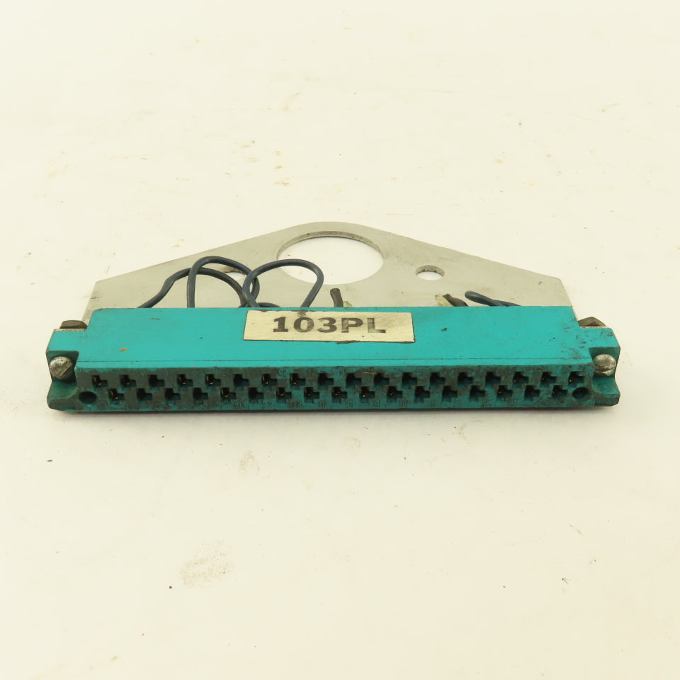 AMP 3-582151-4 35 Female Pin Edge Connector