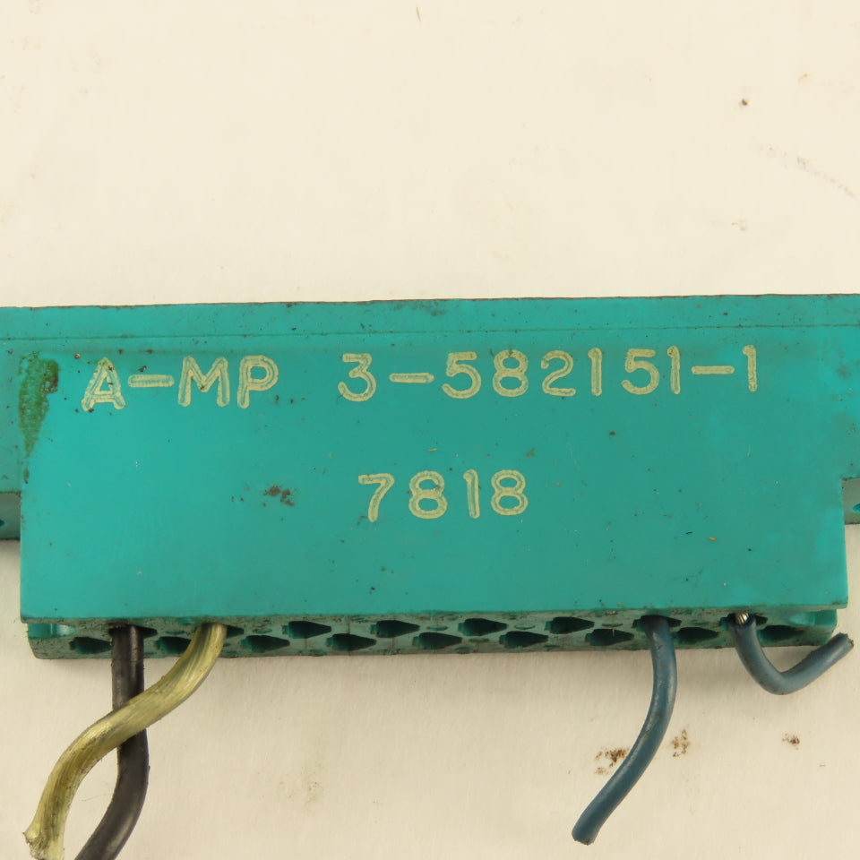 AMP 3-582151-1 17 Female Pin Edge Connector