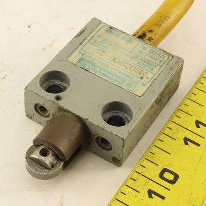 Telemecanique MS02S06-25 125/250VAC 5A Roller Plunger Limit Switch
