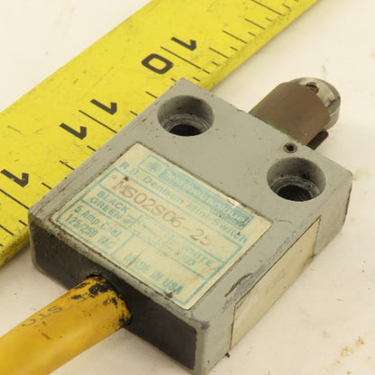 Telemecanique MS02S06-25 125/250VAC 5A Roller Plunger Limit Switch