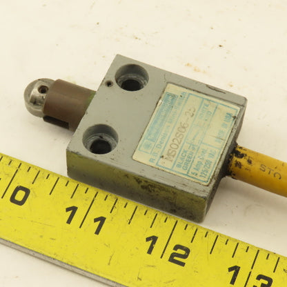 Telemecanique MS02S06-25 125/250VAC 5A Roller Plunger Limit Switch