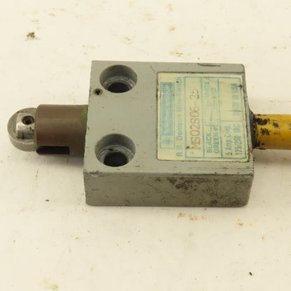 Telemecanique MS02S06-25 125/250VAC 5A Roller Plunger Limit Switch