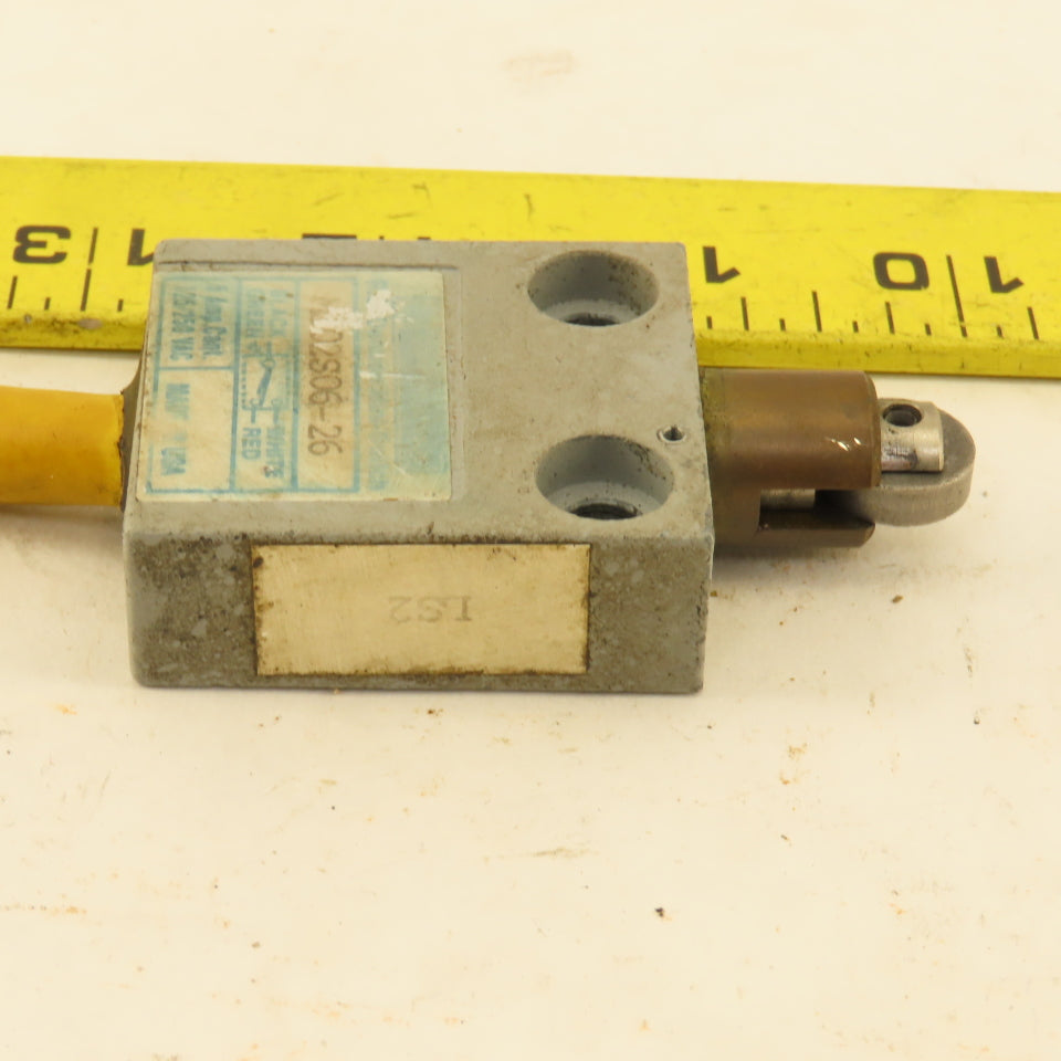 Telemecanique MS02S06-26 125/250VAC 5A Roller Plunger Limit Switch