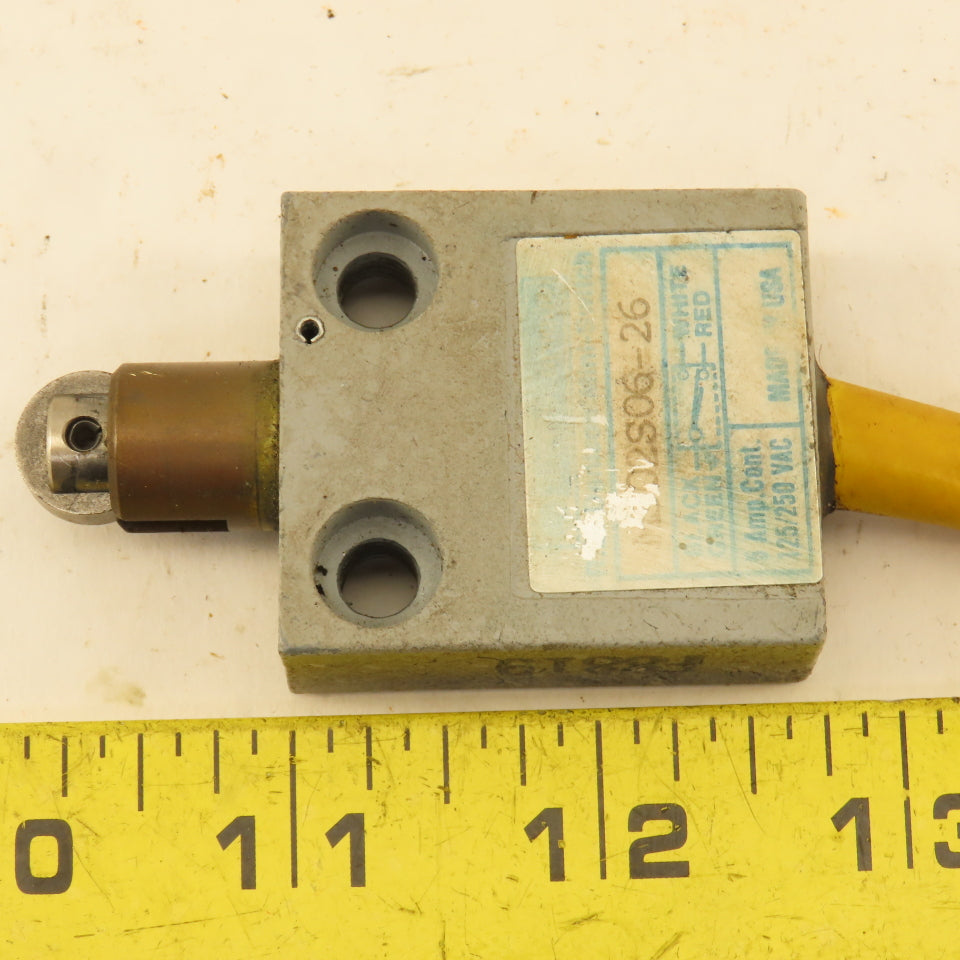 Telemecanique MS02S06-26 125/250VAC 5A Roller Plunger Limit Switch